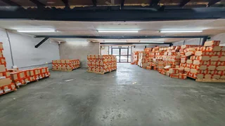 1&#39;100m2 Warehouse TO RENT / TO LET just off Umgeni Road | Swindon Property
