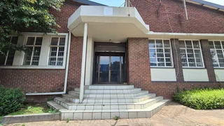 1,237m² Functional Industrial Unit in Benrose – Warehouse & Offices