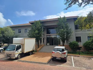 424 sqm office to let - Midrand