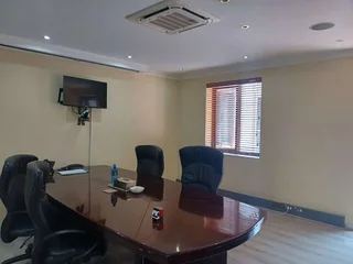 424 sqm office to let - Midrand