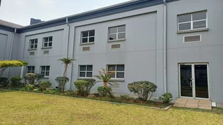 588 Sqm first floor office to let - Midrand