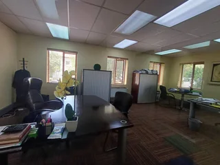 424 sqm office to let - Midrand