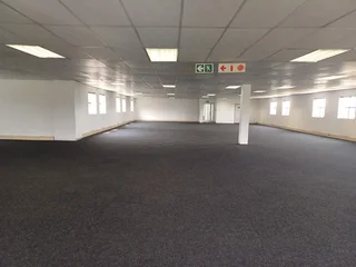 588 Sqm first floor office to let - Midrand