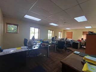 424 sqm office to let - Midrand