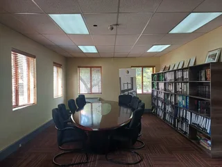 424 sqm office to let - Midrand