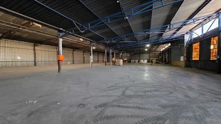 784sqm Factory/Warehouse TO LET in secure park in Apex