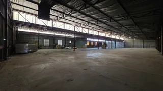 784sqm Factory/Warehouse TO LET in secure park in Apex