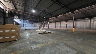 784sqm Factory/Warehouse TO LET in secure park in Apex