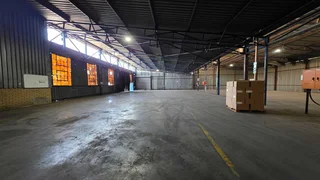 784sqm Factory/Warehouse TO LET in secure park in Apex