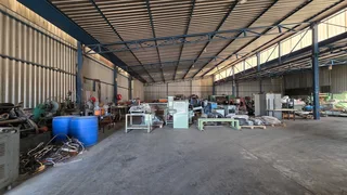 Factory/Warehouse of 446sqm TO LET in secure park in Apex