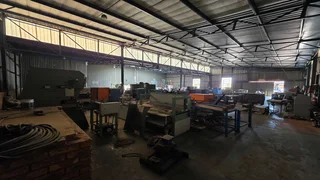 Factory/Warehouse of 446sqm TO LET in secure park in Apex