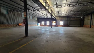 784sqm Factory/Warehouse TO LET in secure park in Apex