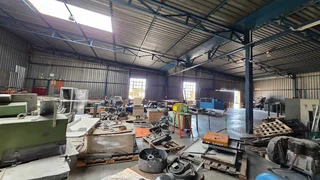 Factory/Warehouse of 446sqm TO LET in secure park in Apex