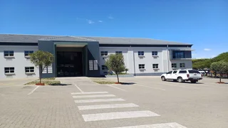 275 Sqm first floor office to let - Midrand