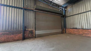 784sqm Factory/Warehouse TO LET in secure park in Apex