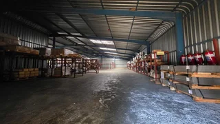 Factory/Warehouse of 446sqm TO LET in secure park in Apex