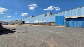 1,580sqm Warehouse TO LET in secure park located in Apex Industrial