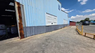 1,580sqm Warehouse TO LET in secure park located in Apex Industrial