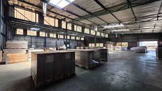 1,580sqm Warehouse TO LET in secure park located in Apex Industrial