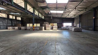 1,580sqm Warehouse TO LET in secure park located in Apex Industrial