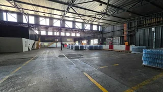 1,580sqm Warehouse TO LET in secure park located in Apex Industrial