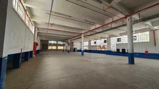 1,389m² Industrial Unit To Let in Benrose with Dual Roller Shutter Access