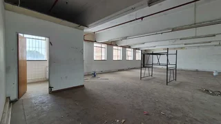 1,389m² Industrial Unit To Let in Benrose with Dual Roller Shutter Access