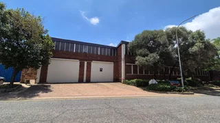 3,762m² Warehouse with Full Sprinklers, Offices & Yard To Let in Benrose