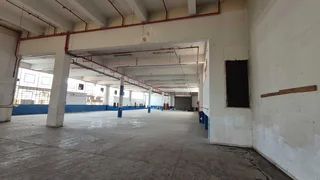 1,389m² Industrial Unit To Let in Benrose with Dual Roller Shutter Access