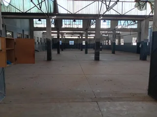 1882m² Warehouse to rent Wynberg