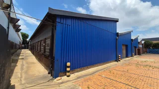 3,762m² Warehouse with Full Sprinklers, Offices &amp; Yard To Let in Benrose