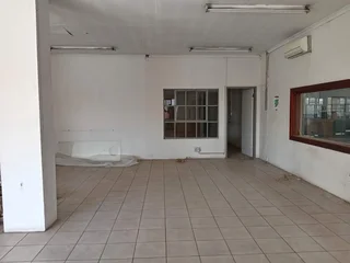 1882m² Warehouse to rent Wynberg