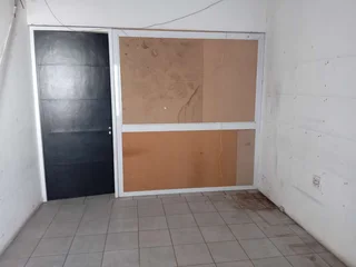 1882m² Warehouse to rent Wynberg