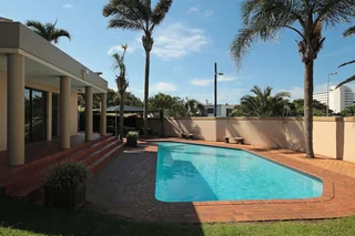 Modern 3 Bedroom, 2 Bathroom Gem in the Heart of Umhlanga Rocks