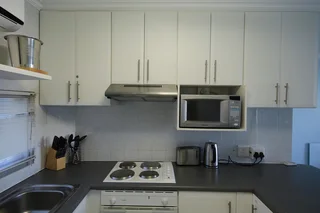 Modern 3 Bedroom, 2 Bathroom Gem in the Heart of Umhlanga Rocks