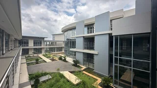 141 Square meter office unit to let in Highveld, with good exposure