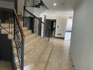 270 Square Meter Office Unit to let in Lyttelton Manor with min road access