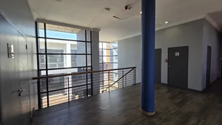 344 Square Meter Office unit to let in highveld with access to main roads