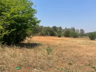 19,000 Square meter Vacant Land for Sale in Die Hoewes