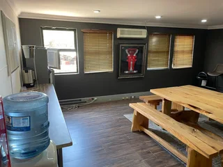 270 Square Meter Office Unit to let in Lyttelton Manor with min road access