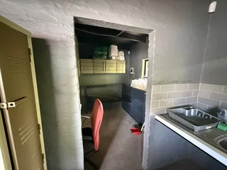 Retail Space to let at 19 Gleneagles Road, Greenside