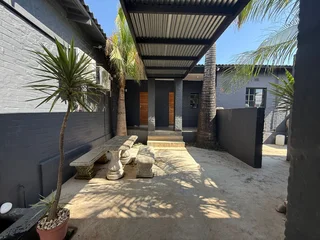 Office/Retail Space Available to Rent - 19 Gleneagles Road, Greenside