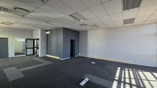 344 Square Meter Office unit to let in highveld with access to main roads