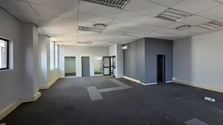 344 Square Meter Office unit to let in highveld with access to main roads