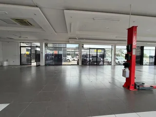 Prime Showroom Space to Let - 33 7th Avenue, Rivonia, Sandton