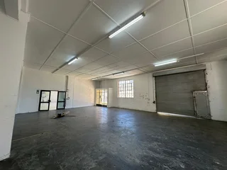 448m² Warehouse To Let in St Michael&#39;s Park, Observatory