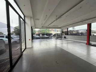 Prime Showroom Space to Let - 33 7th Avenue, Rivonia, Sandton