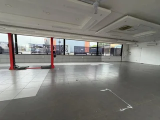 Prime Showroom Space to Let - 33 7th Avenue, Rivonia, Sandton