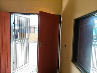 117 Square Meter Office To Let Moreleta Park - Close to Delmas Road