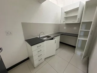 448m² Warehouse To Let in St Michael&#39;s Park, Observatory